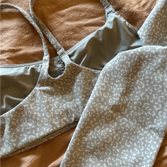 Lululemon Gray Leopard Wunder Train Bra/Leggings Set - SIZE 2/6 - Picture 4 of 5